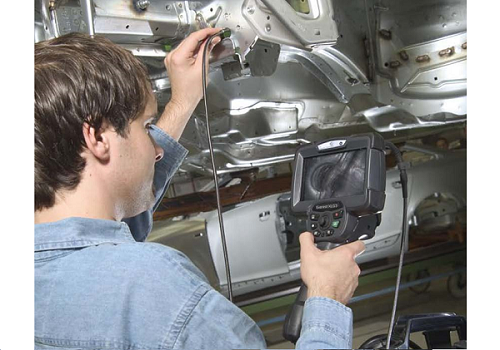 在汽車行業使用XLG3工業視頻內窺鏡的檢測現場圖 在汽車行業使用XLG3工業視頻內窺鏡的檢測現場圖