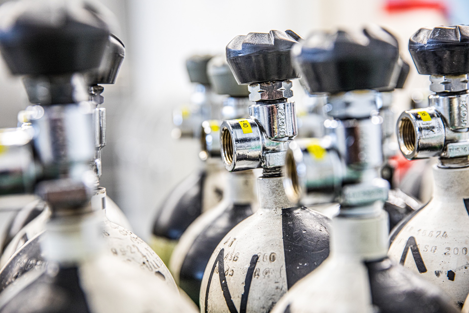 韋林Everest MVIQ+工業視頻內窺鏡在氣瓶內壁缺陷檢測中的應用